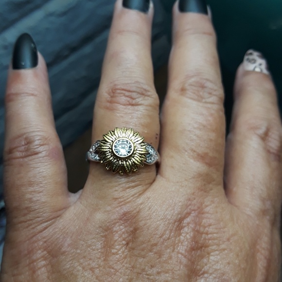 New Two Tone Silver Plated Sunflower Ring - Picture 5 of 5